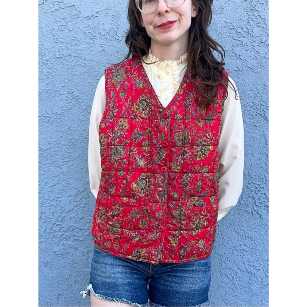 Vintage Quilted Vest Red Paisley Size Medium Asian Style